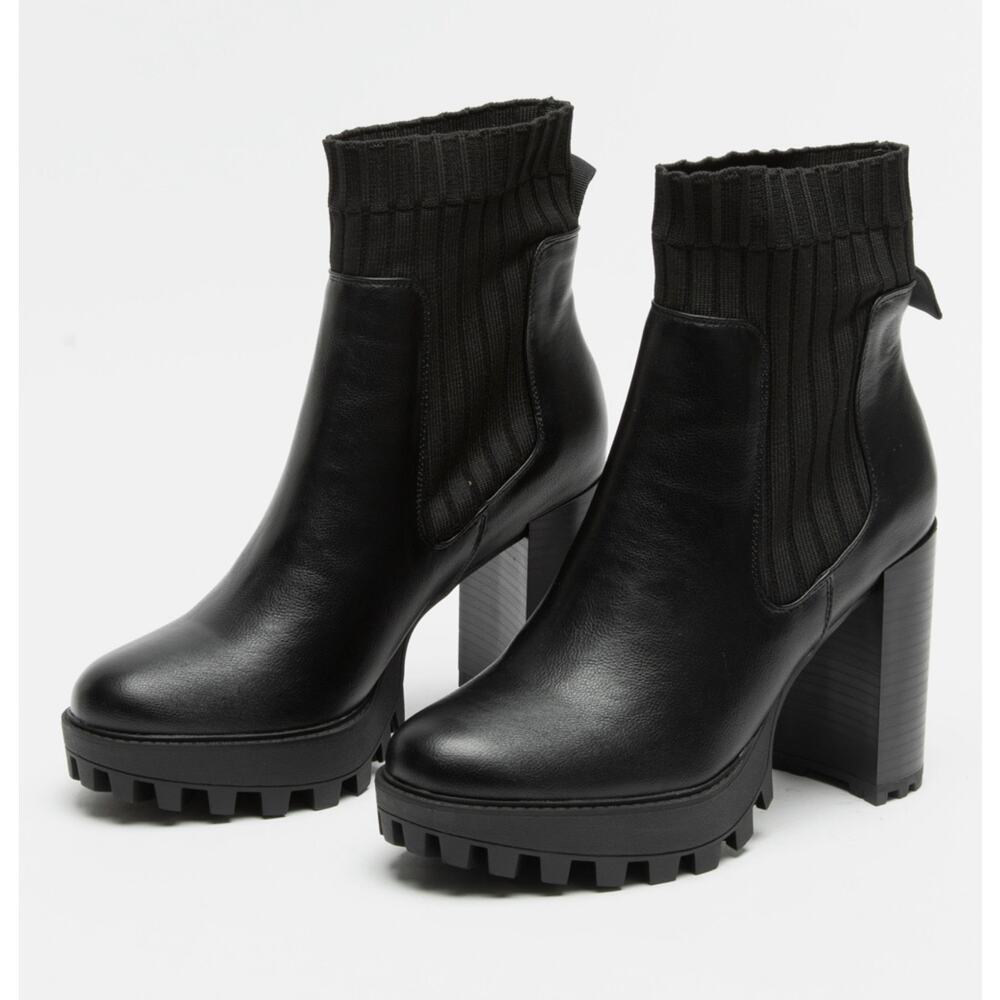 Bamboo Lug Sole Women’s Sweater Boots Chunky Platform Black Boots Size 10